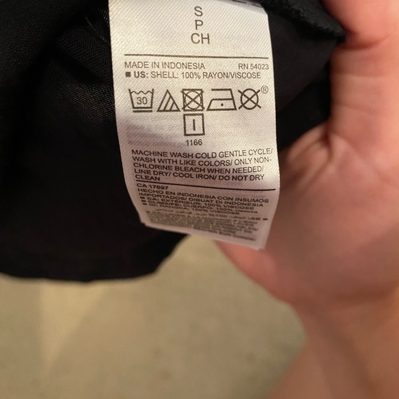 OLD NAVY black tank top size: small - Picture 6 of 6